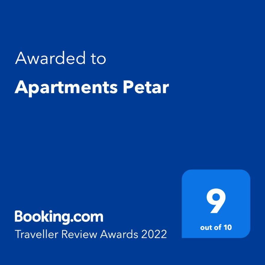 Apartments Petar ฮวาร์ ภายนอก รูปภาพ